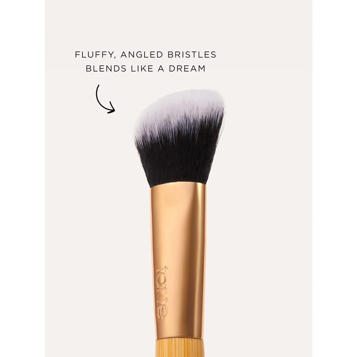 Seamless Angled Paw Concealer Brush – Flawless Precision Application