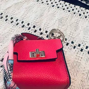 Source five-star review photo by 𝓜**𝓮 a** 𝓖**𝓲 ☕** · Rose red