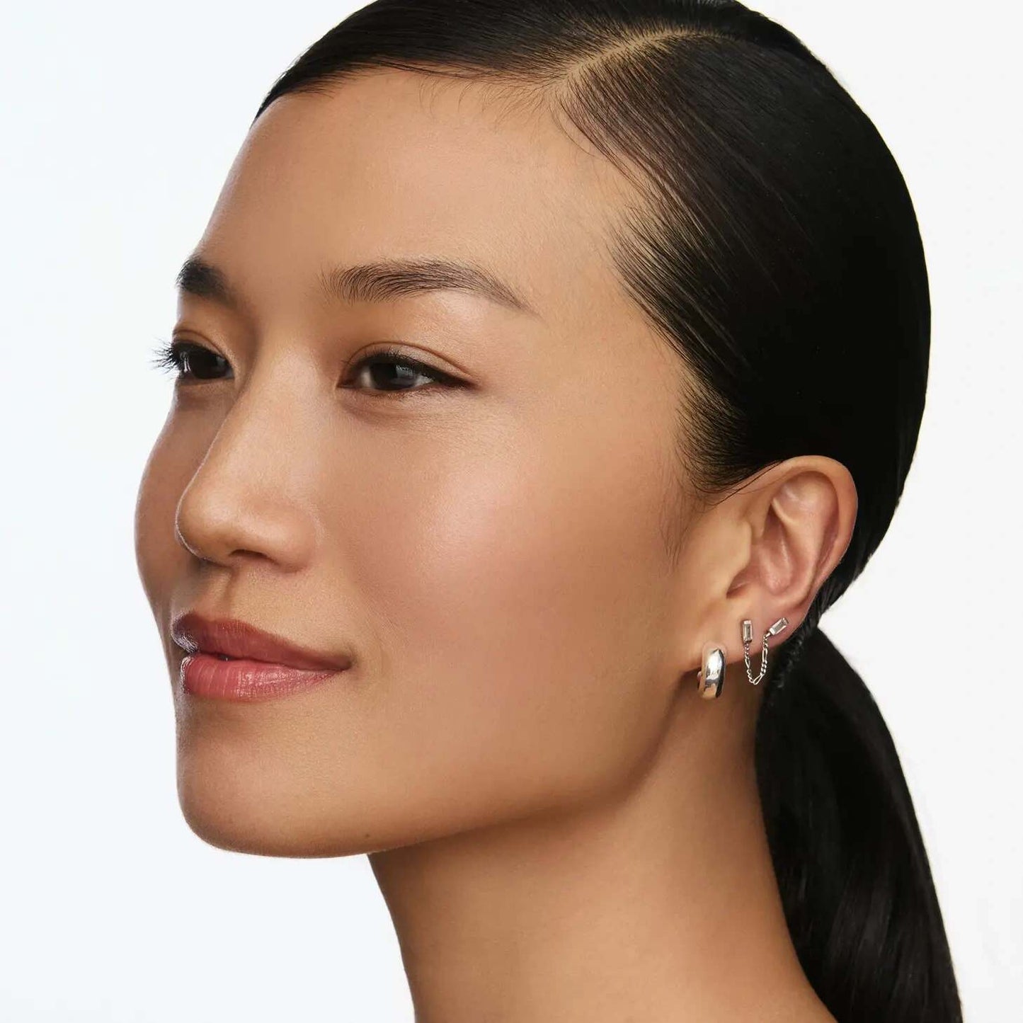 Flawless All-Day Coverage Meets Deep Hydration — Hyper-Bond Serum Foundation