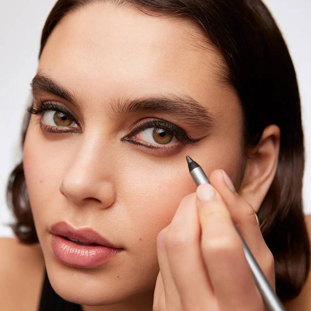 24-Hour Smudge-Proof Waterproof Eyeliner