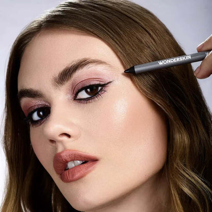 24-Hour Smudge-Proof Waterproof Eyeliner