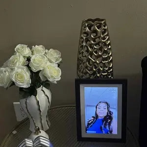 Instant Share 10.1" WiFi Digital Photo Frame