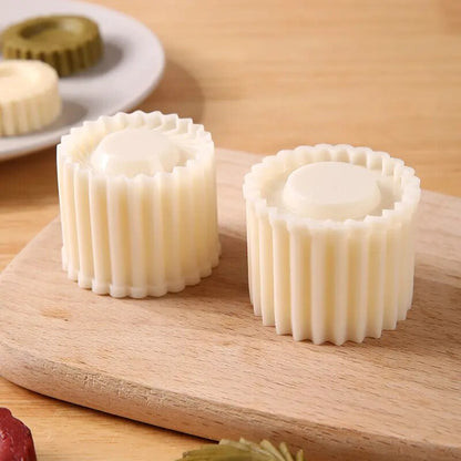 [BUY 1 GET 1 FREE] Sunflower Hand-Press Mooncake Mold Set