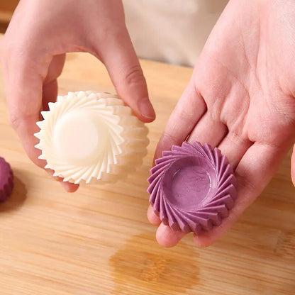 [BUY 1 GET 1 FREE] Sunflower Hand-Press Mooncake Mold Set