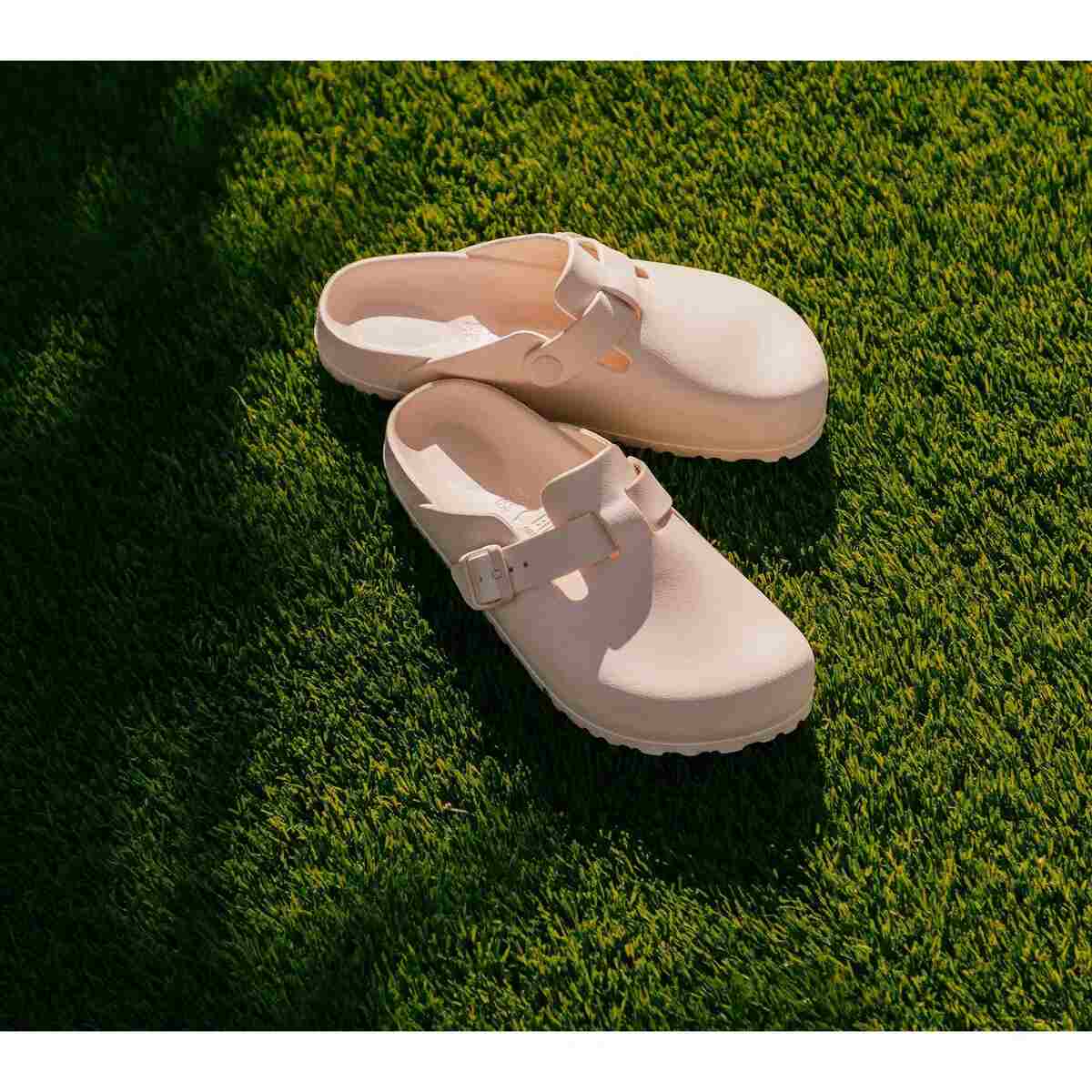 Adjustable EVA Recovery Clog