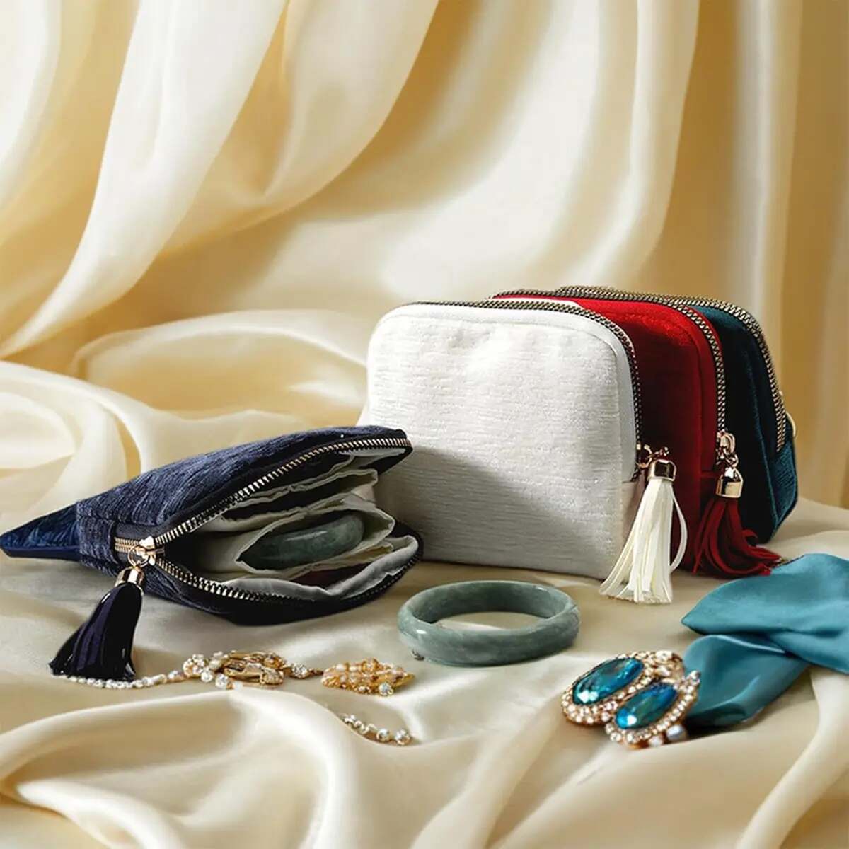 [BUY 1 GET 1 FREE] 5-Compartment Zipper Travel Jewelry Organizer