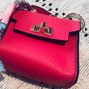 Source five-star review photo by 𝓜**𝓮 a** 𝓖**𝓲 ☕** · Rose red